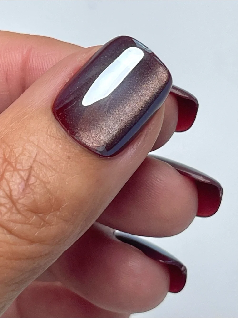 Red Aspen Picnic Play Date Short Squoval Holo Press-On Nails - Warm Berry Brown